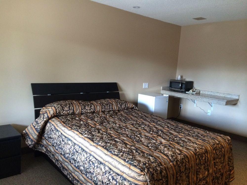 Barrie Motel Екстериор снимка