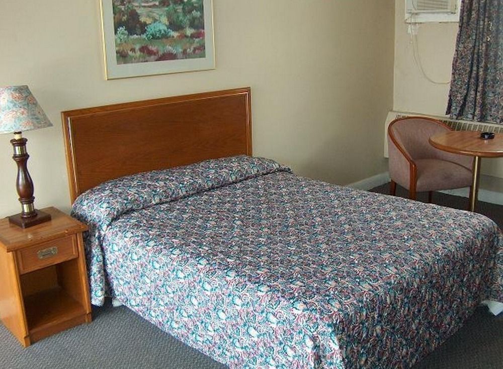 Barrie Motel Екстериор снимка